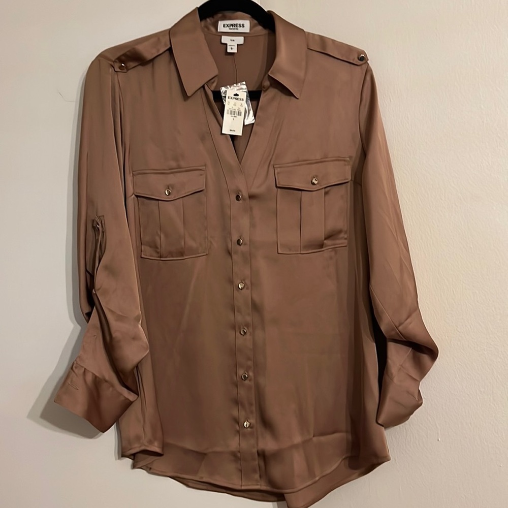 Brand new Express silky top